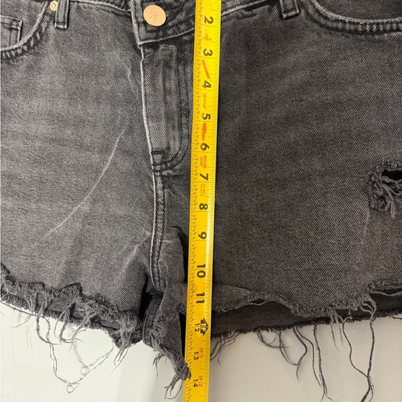 River Island Black Distressed Jean Shorts - Size 12 - Picture 9 of 10